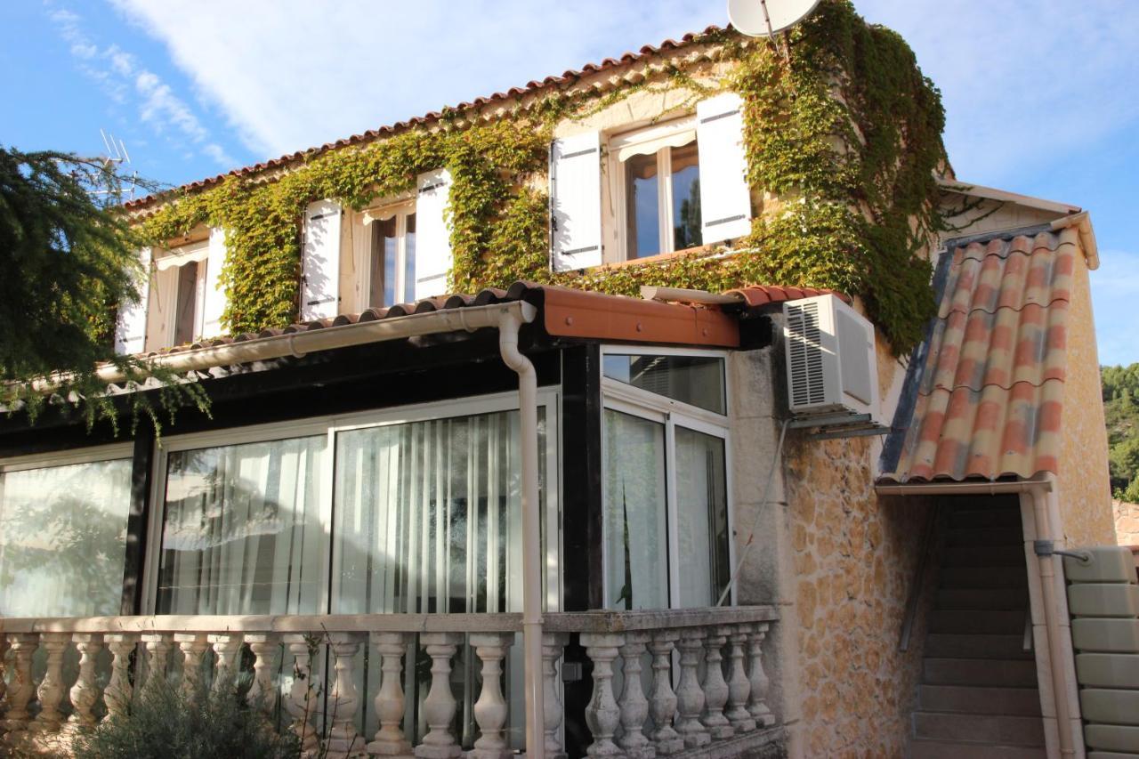 Maison D'Hote Villa Monique Cuges-les-Pins Exteriör bild
